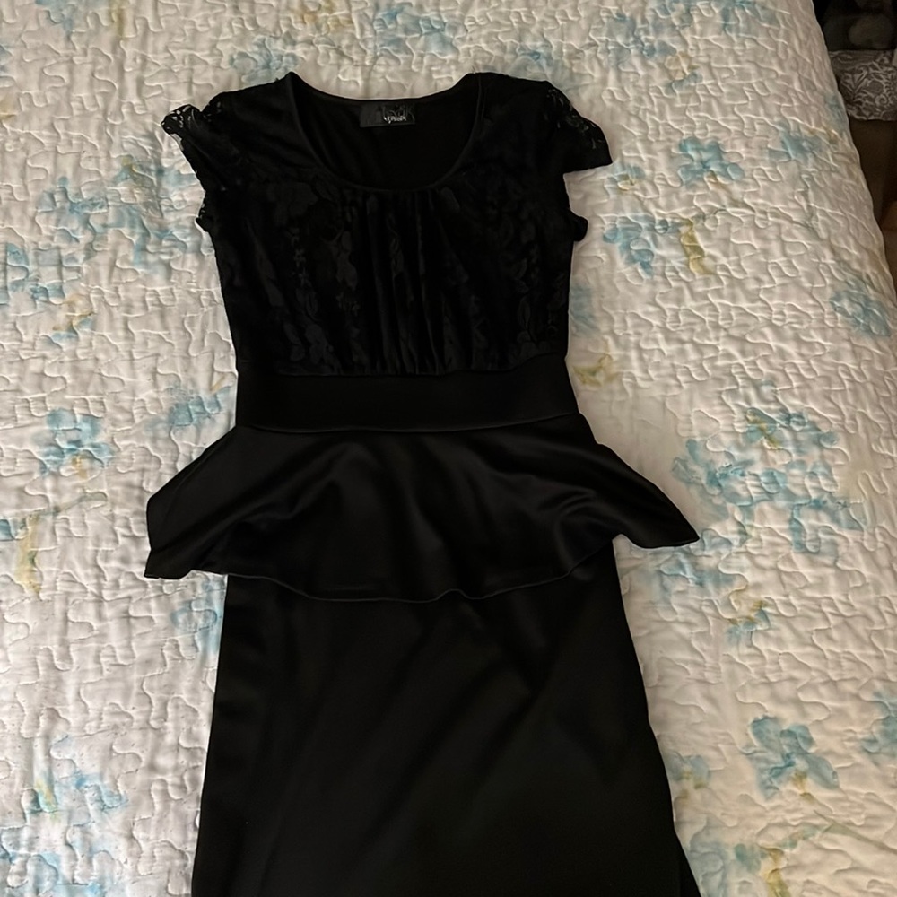 Black Lace Peplum Dress (Small)